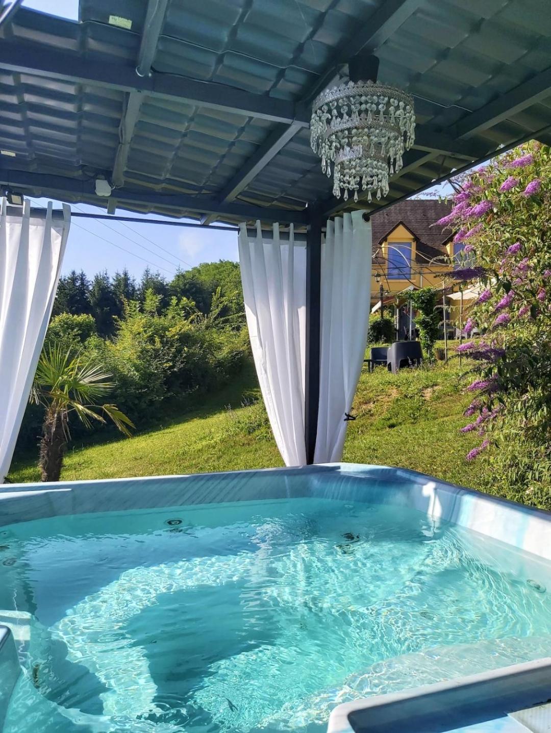 Bonbon Chambre D'Hotes Saint-Julien-de-Lampon Dış mekan fotoğraf